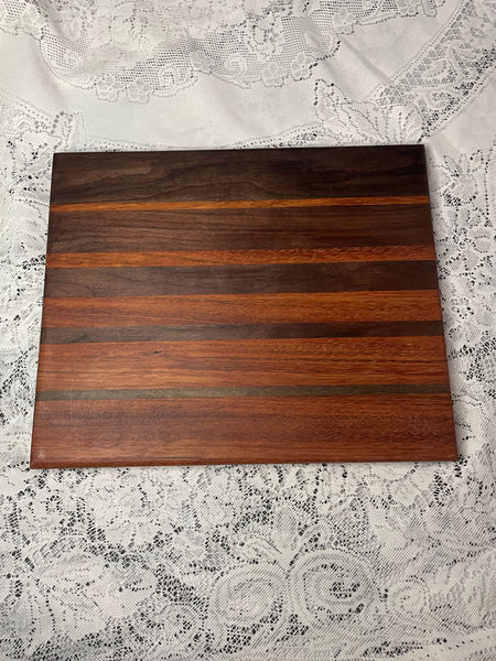 Medium cutting board