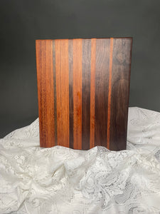 Medium cutting board